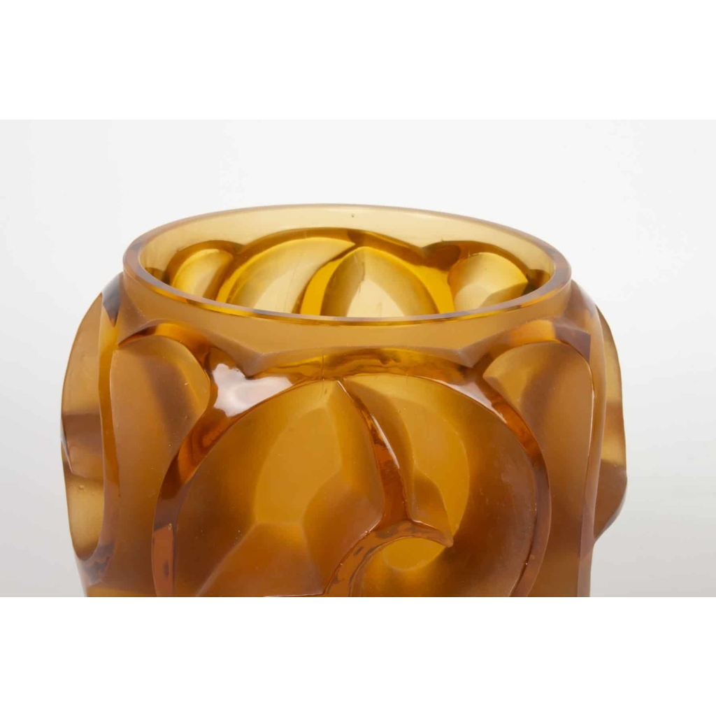 René LALIQUE (1860-1945) Vase « Tourbillons » Teinté Ambre | Biron René LALIQUE (1860-1945) Vase "Tourbillons " Teinté Ambre