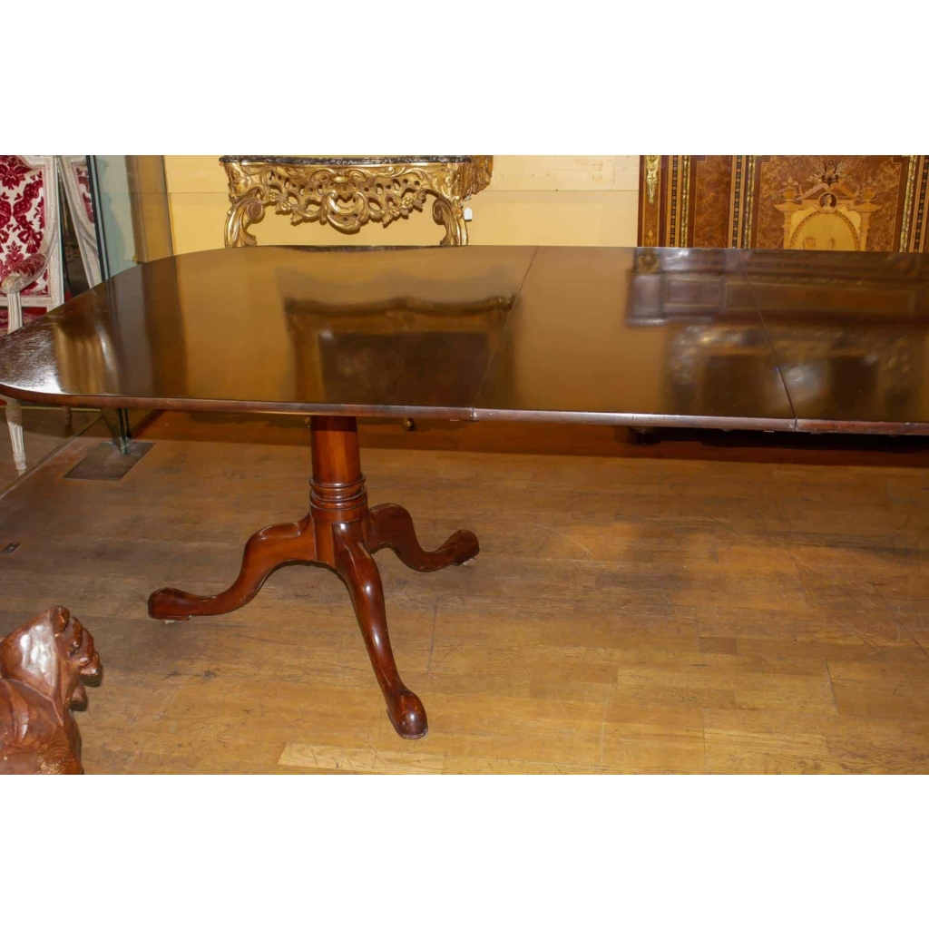 Grande table de style Georges III.