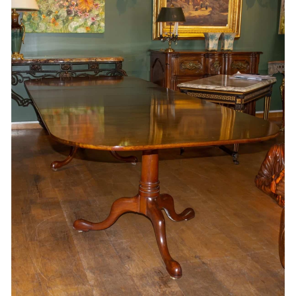 Grande table de style Georges III.