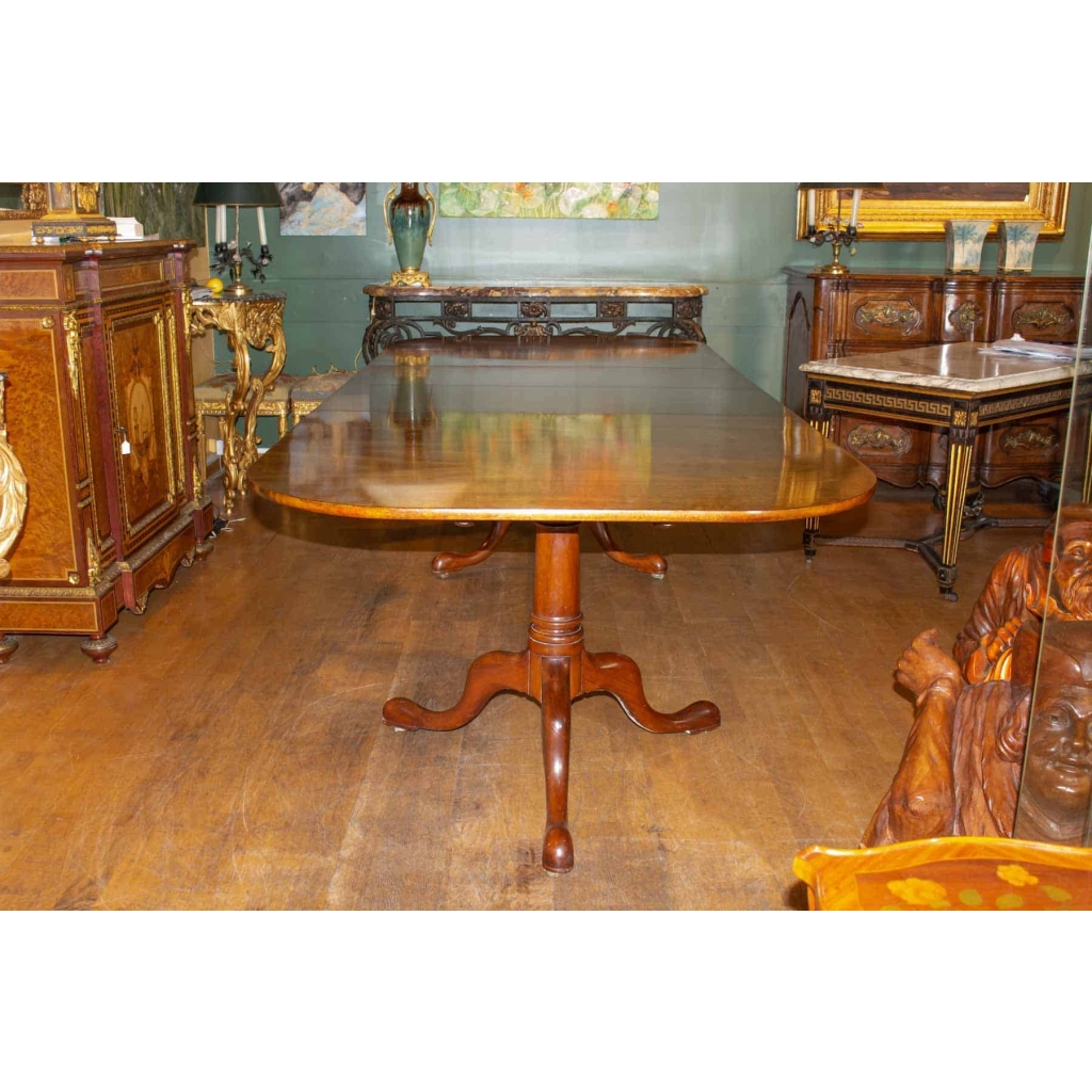 Grande table de style Georges III.