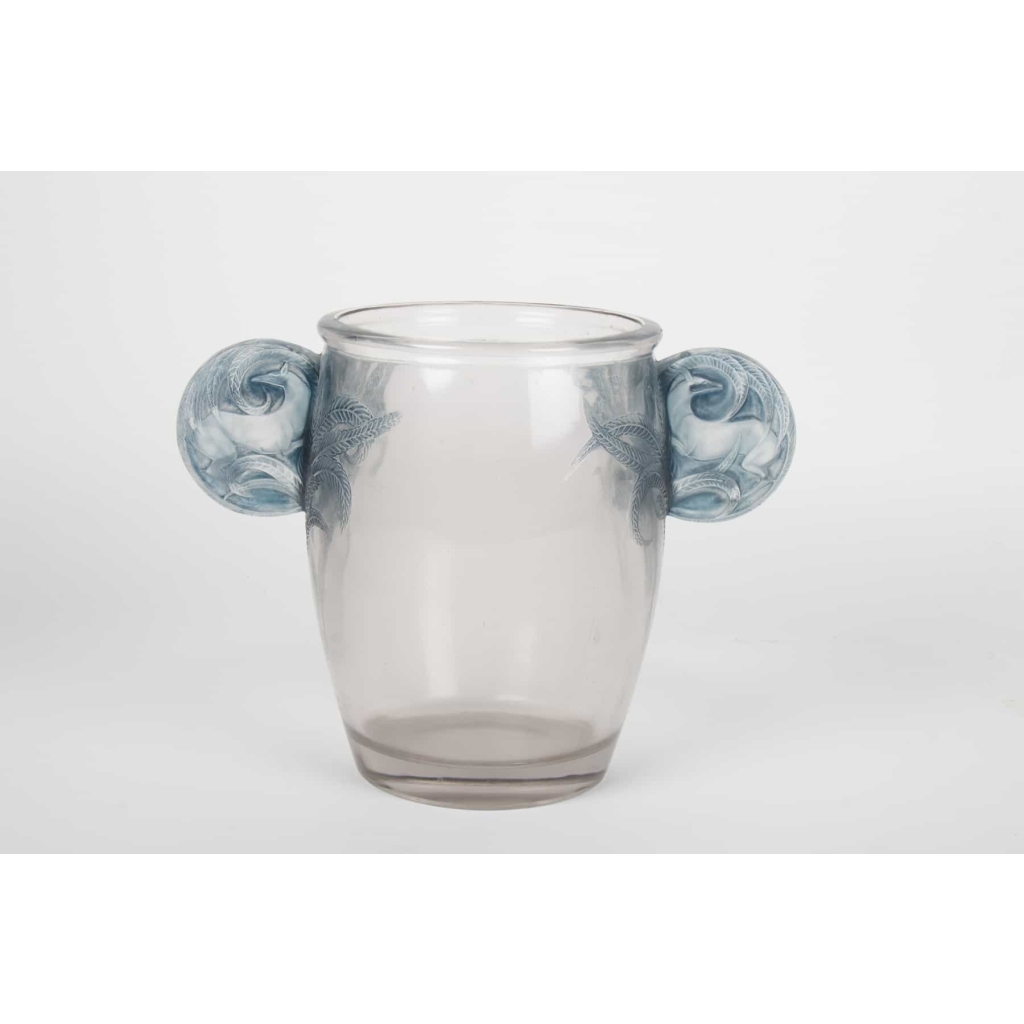 R Lalique Vase «Yvelines» dit aussi Vase «Oreilles biches» | Biron |||||