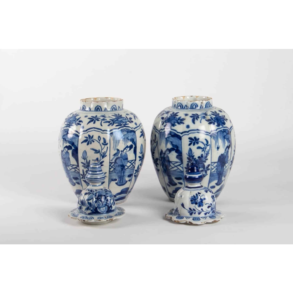 Paire de vases en faïence de Delft | Biron Paire de vases en faïence de Delft