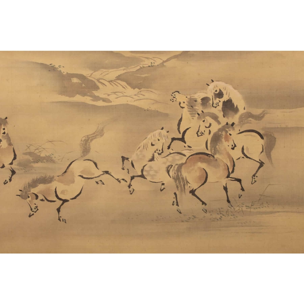 Kano Akinobu (狩野章信 – connu sous le nom de Kano Shoshin, Taigensai – 大玄齋- ou Sosen – 素川), Japon 1763 – 1826, Peinture de Chevaux en Liberté à Cote d’une Rivière, Kakemono (Rouleau Suspendu), Peinture sur Papier | Biron Kano Akinobu (狩野章信 – connu sous le nom de Kano Shoshin, Taigensai - 大玄齋- ou Sosen - 素川), Japon 1763 – 1826, Peinture de Chevaux en Liberté à Cote d’une Rivière, Kakemono (Rouleau Suspendu), Peinture sur Papier