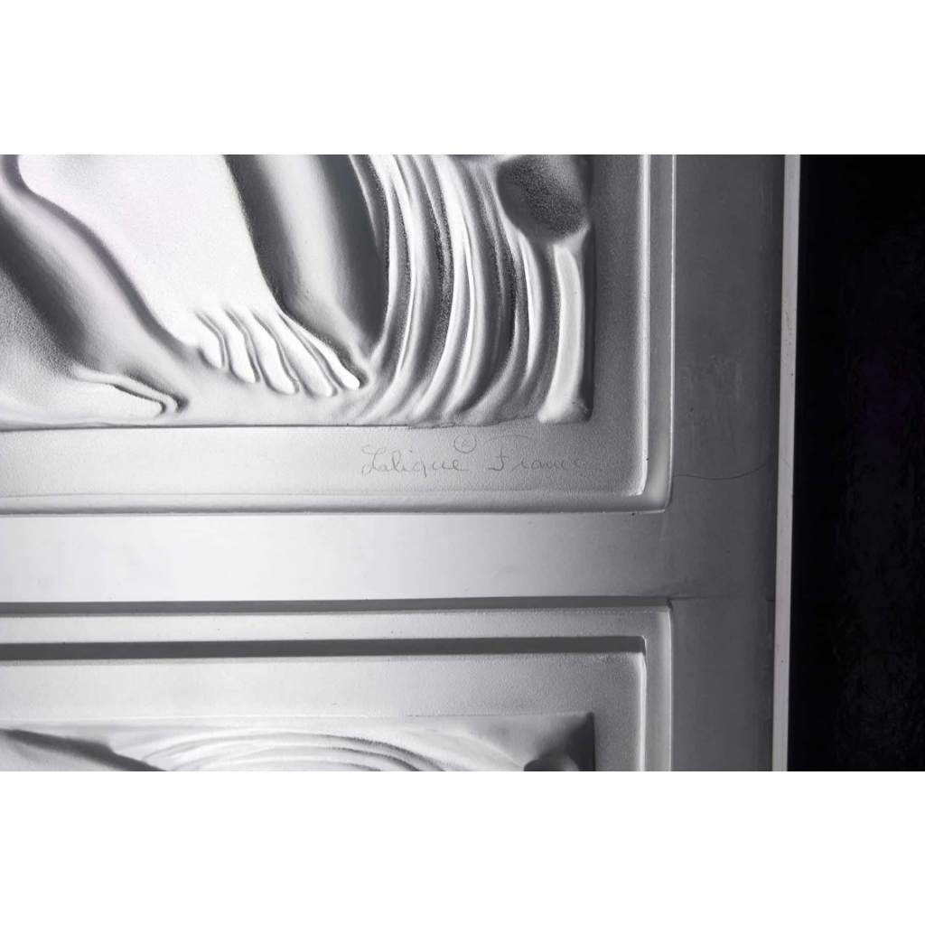 Paire de Portes composées de 3 Panneaux Décoratifs Femme « Tête Levée » & « Bras levés » | Biron Paire de Portes composées de 3 Panneaux Décoratifs Femme "Tête Levée" & "Bras levés"