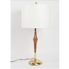Paire de lampes de table en acajou et laiton des années 1960 | Biron Paire de lampes de table en acajou et laiton des années 1960
