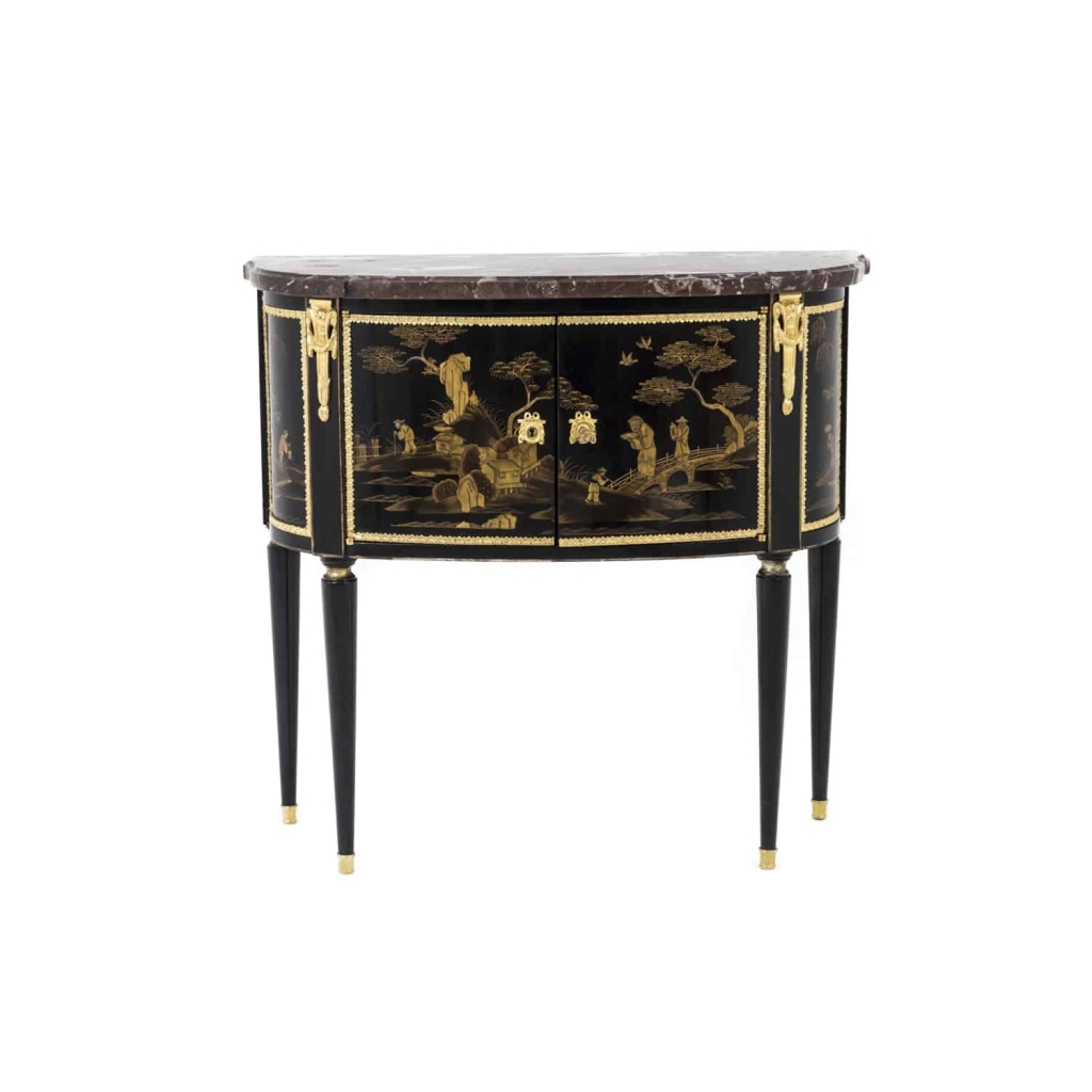 Comelli, Petite commode style Louis XVI, laque décor chinoisant, vers 1950 | Biron ||||||||||||