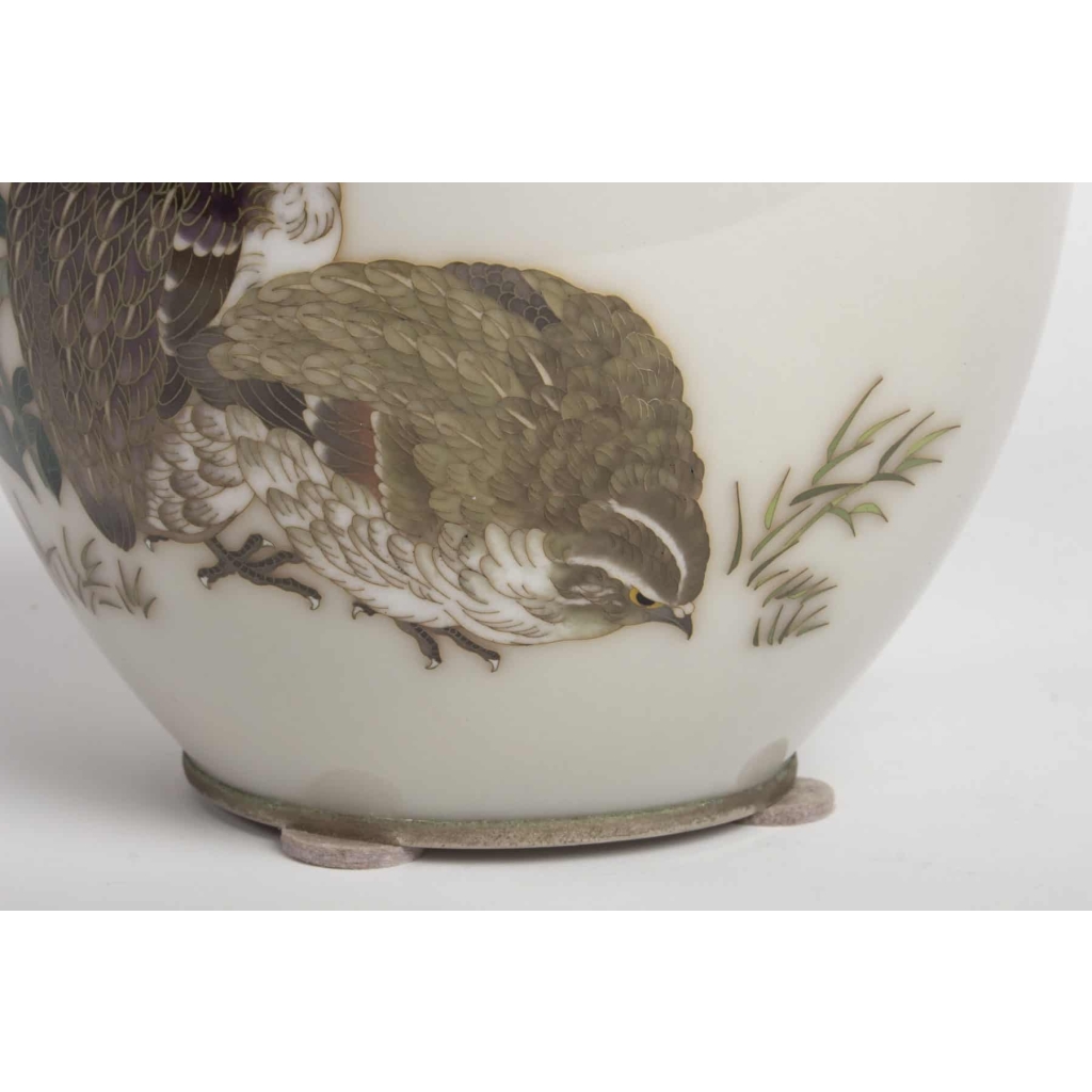 Showa period cloisonné vase by Tamura (20th century) | Biron Showa period cloisonné vase by Tamura (20th century)