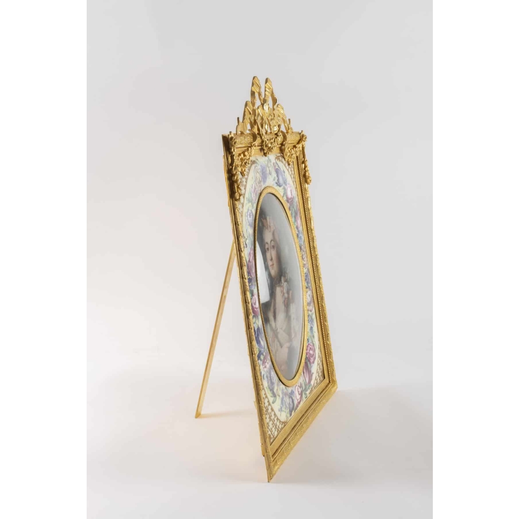 Importante peinture encadrée en porcelaine et bronze