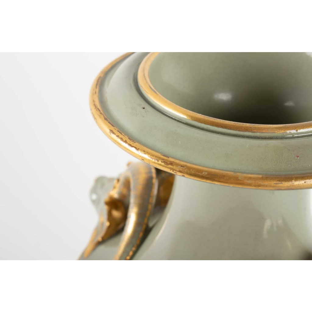 Rare vase en porcelaine de Sèvres, en pâte caméléon, céramique XIXème | Biron Rare vase en porcelaine de Sèvres, en pâte caméléon, céramique XIXème