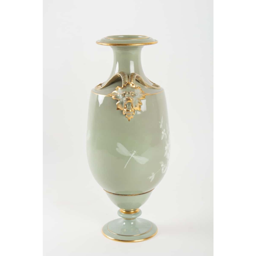 Rare vase en porcelaine de Sèvres, en pâte caméléon, céramique XIXème | Biron Rare vase en porcelaine de Sèvres, en pâte caméléon, céramique XIXème