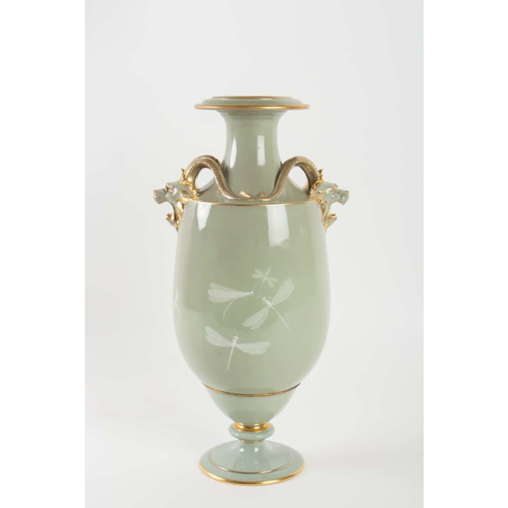 Rare vase en porcelaine de Sèvres, en pâte caméléon, céramique XIXème | Biron Rare vase en porcelaine de Sèvres, en pâte caméléon, céramique XIXème