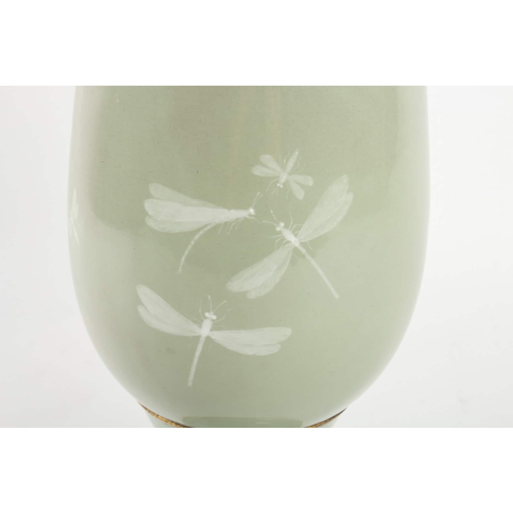 Rare vase en porcelaine de Sèvres, en pâte caméléon, céramique XIXème | Biron Rare vase en porcelaine de Sèvres, en pâte caméléon, céramique XIXème