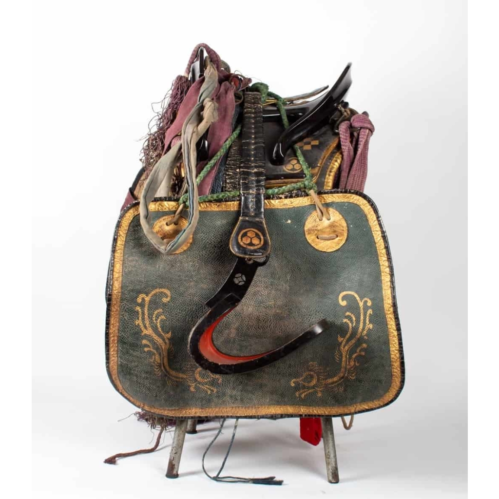 Selle de cheval de l’époque Edo (Kura ou Yamato gura) complète | Biron |||||||||||