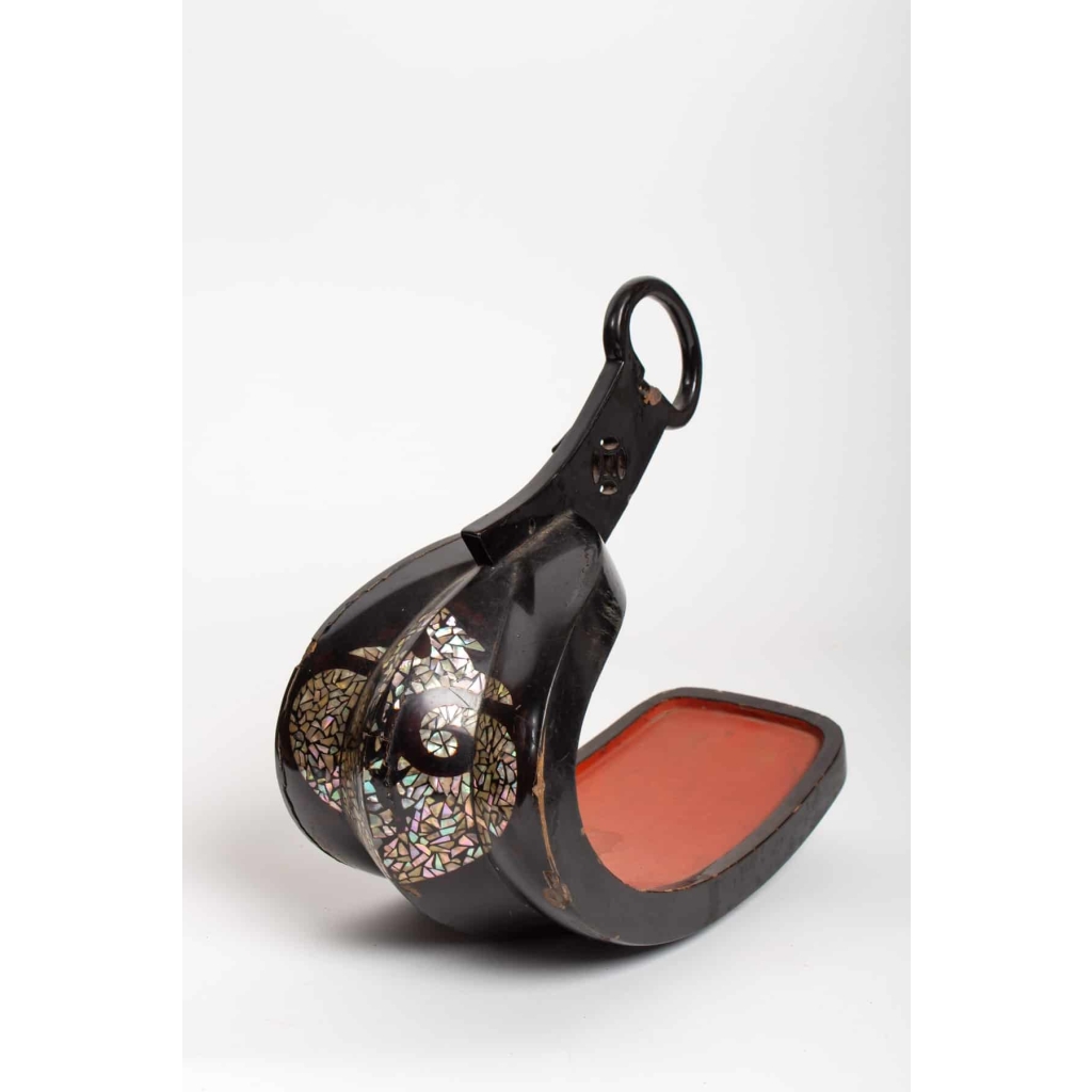 Selle de cheval de l’époque Edo (Kura ou Yamato gura) complète | Biron Selle de cheval de l’époque Edo (Kura ou Yamato gura) complète