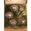 Coffret de quatre salerons et ses quatre pelles à sel en argent massif | Biron Coffret de quatre salerons et ses quatre pelles à sel en argent massif