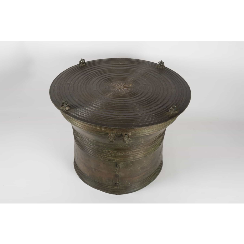 Tambour de bronze type Heger III Laos 19e siècle | Biron Tambour de bronze type Heger III Laos 19e siècle