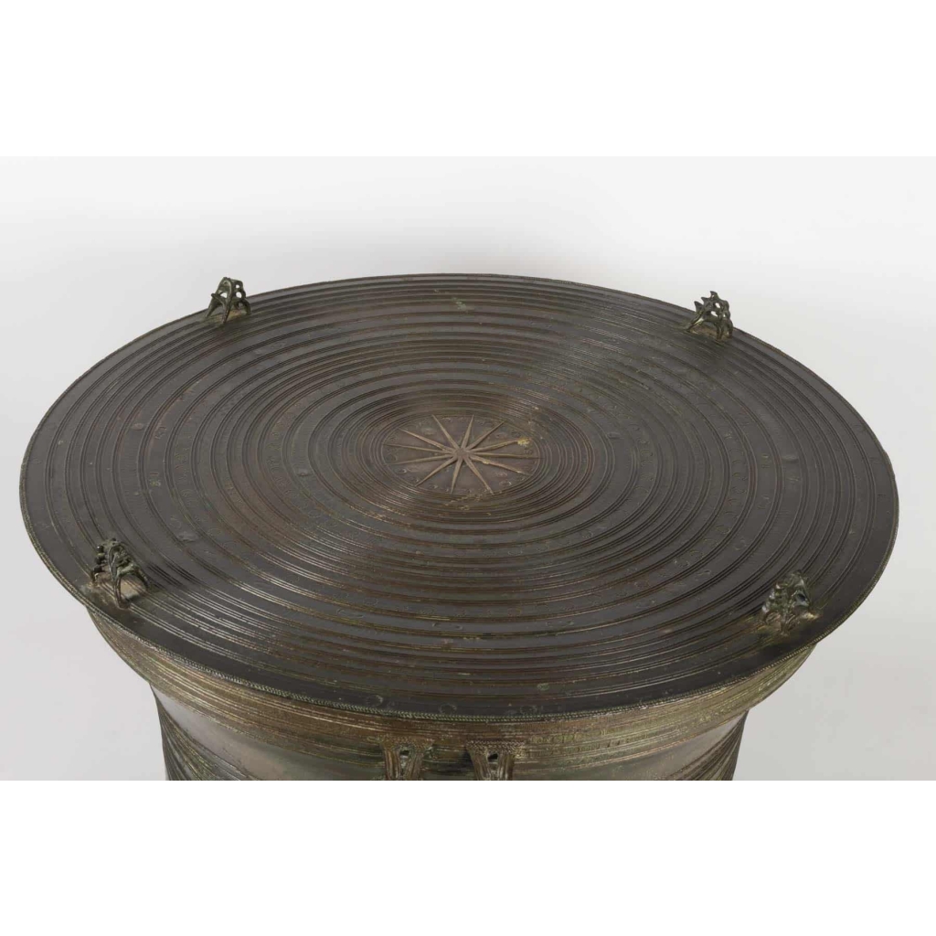 Tambour de bronze type Heger III Laos 19e siècle | Biron Tambour de bronze type Heger III Laos 19e siècle