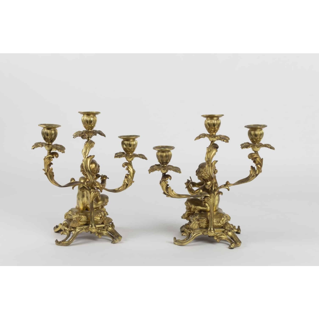 Paire de Candélabres aux amours signé RAINGO | Biron Paire de Candélabres aux amours signé RAINGO
