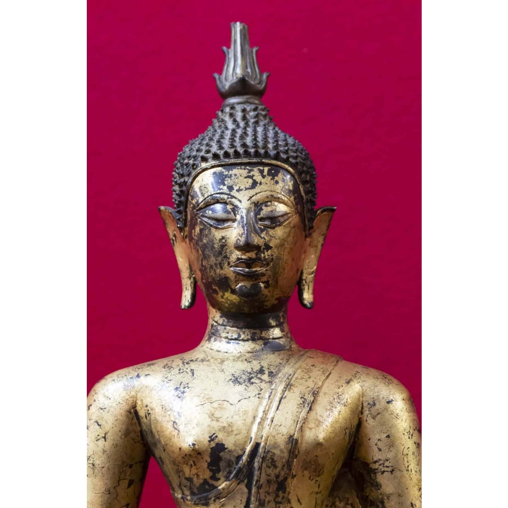Bouddha en bronze doré position « Prise de la terre à témoin » Laos 18e siècle | Biron Bouddha en bronze doré position "Prise de la terre à témoin" Laos 18e siècle