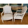 Paire de grands fauteuils de style Louis XVI.