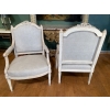 Paire de grands fauteuils de style Louis XVI.