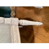 Paire de grands fauteuils de style Louis XVI.