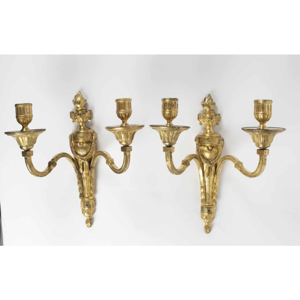 Paire d’appliques d’époque Louis XVI (1774 – 1793). | Biron |||