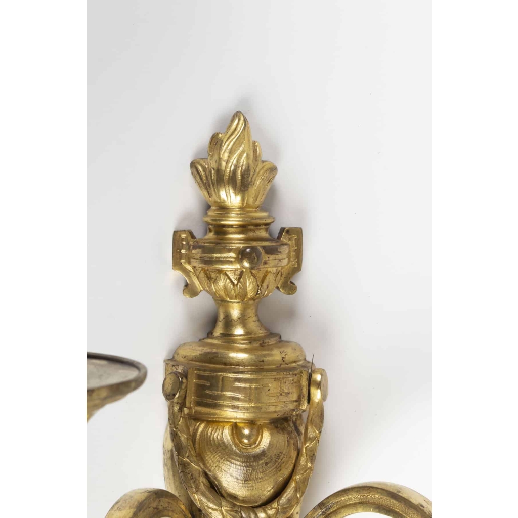 Paire d’appliques d’époque Louis XVI (1774 – 1793). | Biron Paire d'appliques d'époque Louis XVI (1774 - 1793).