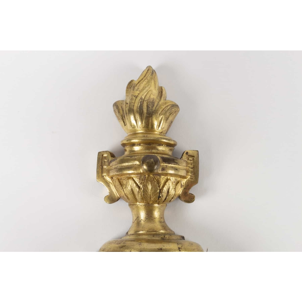 Paire d’appliques d’époque Louis XVI (1774 – 1793). | Biron Paire d'appliques d'époque Louis XVI (1774 - 1793).
