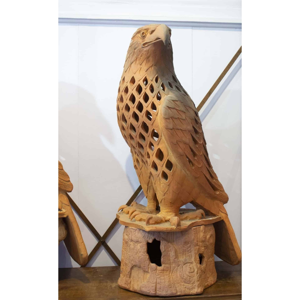 Extraordinaires sculptures représentant des faucons | Biron ||||||||||