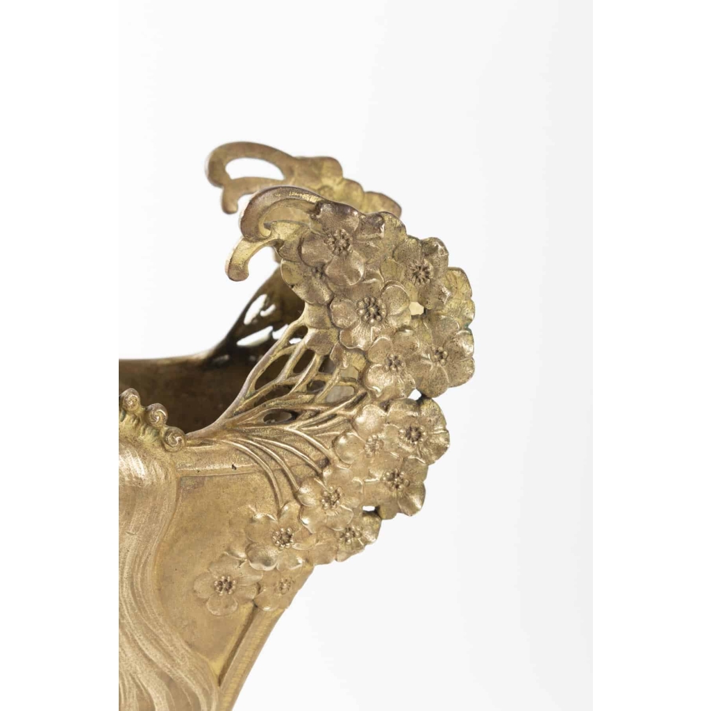 Vase signé DE A FERY EN BRONZE DORÉ