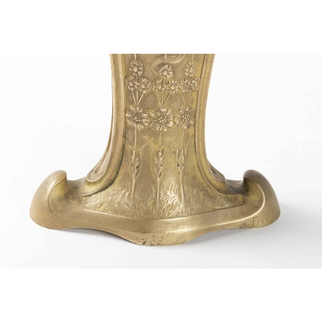 Vase signé DE A FERY EN BRONZE DORÉ
