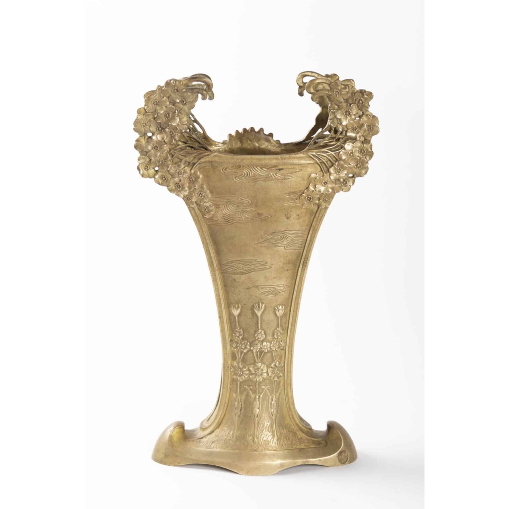 Vase signé DE A FERY EN BRONZE DORÉ