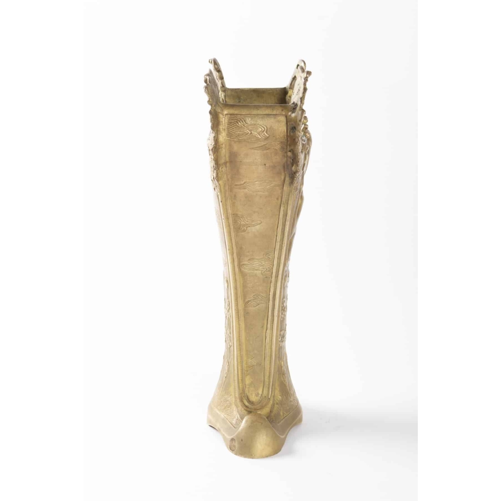 Vase signé DE A FERY EN BRONZE DORÉ