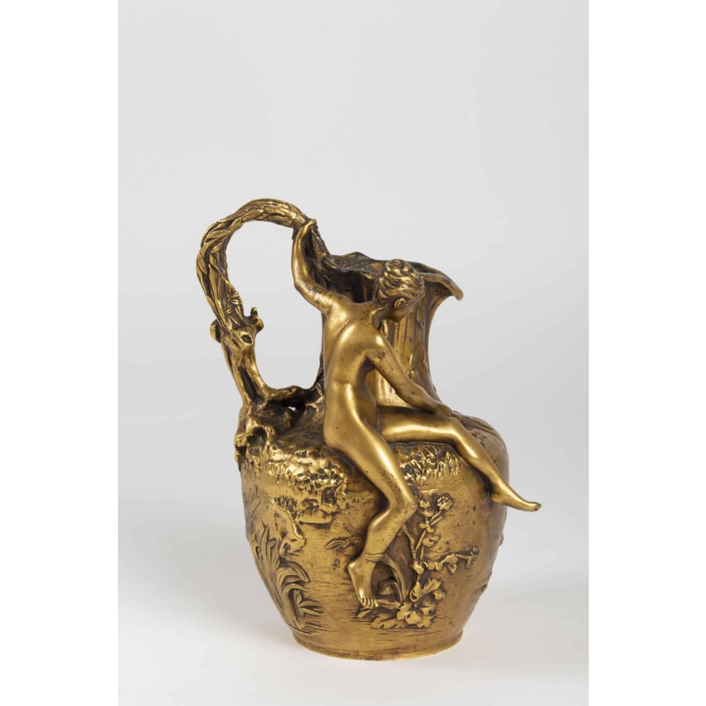 Pichet en bronze signé VIBERT Art Nouveau | Biron Pichet en bronze signé VIBERT Art Nouveau