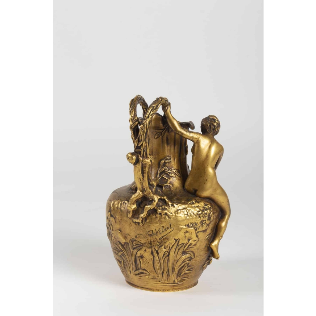 Pichet en bronze signé VIBERT Art Nouveau | Biron Pichet en bronze signé VIBERT Art Nouveau