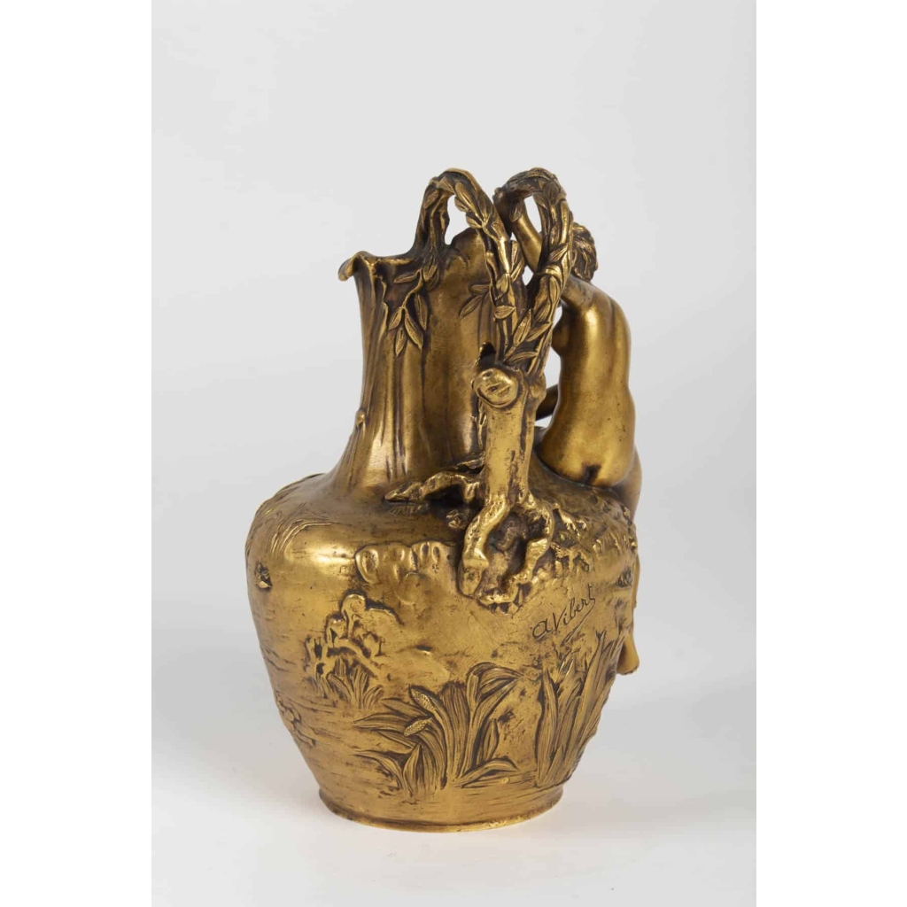 Pichet en bronze signé VIBERT Art Nouveau | Biron Pichet en bronze signé VIBERT Art Nouveau