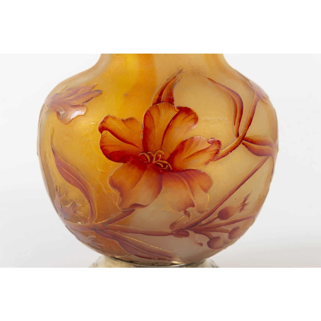 Vase de DAUM NANCY AUX AUBEPINES SUR PIED EN ARGENT