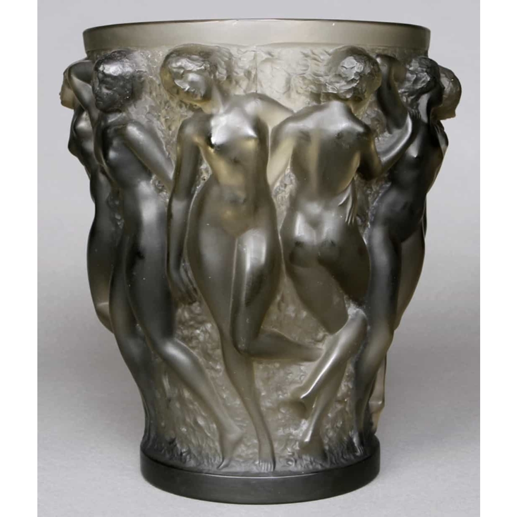 Vase « Bacchantes » verre gris fumé de René LALIQUE | Biron Vase "Bacchantes" verre gris fumé de René LALIQUE