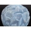 Vase « Ormeaux » verre opalescent patiné bleu gris de René LALIQUE | Biron Vase « Ormeaux » verre opalescent patiné bleu gris de René LALIQUE