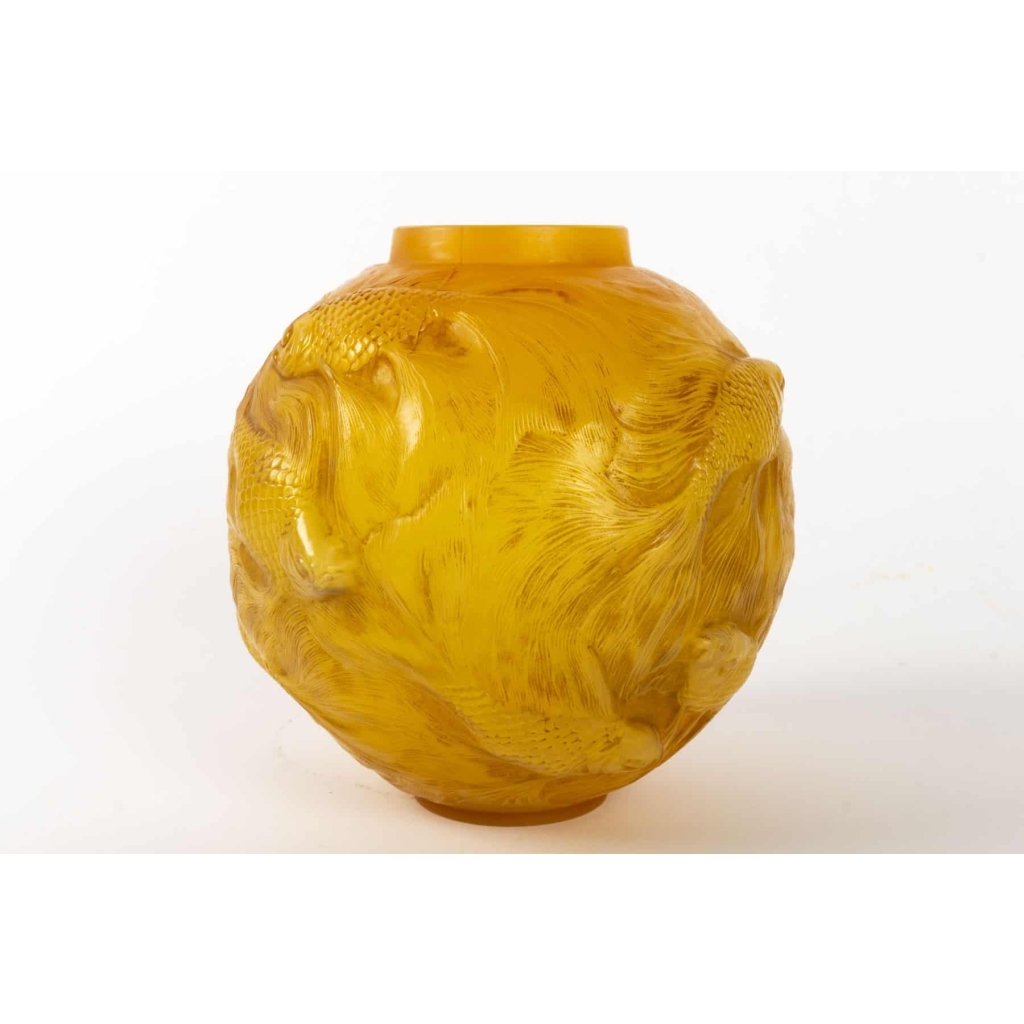 René LALIQUE (1860 – 1945) Vase FORMOSE Butterscotch | Biron René LALIQUE (1860 - 1945) Vase FORMOSE Butterscotch