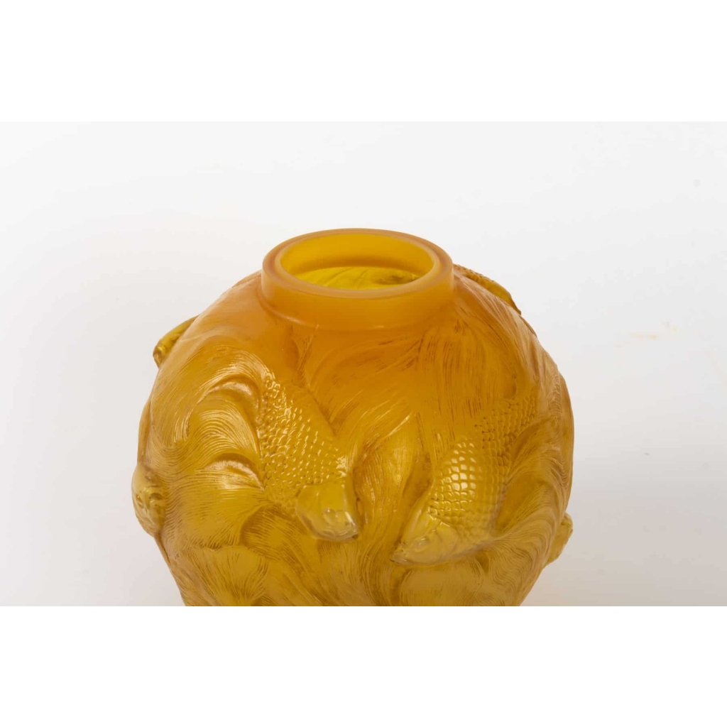 René LALIQUE (1860 – 1945) Vase FORMOSE Butterscotch | Biron René LALIQUE (1860 - 1945) Vase FORMOSE Butterscotch