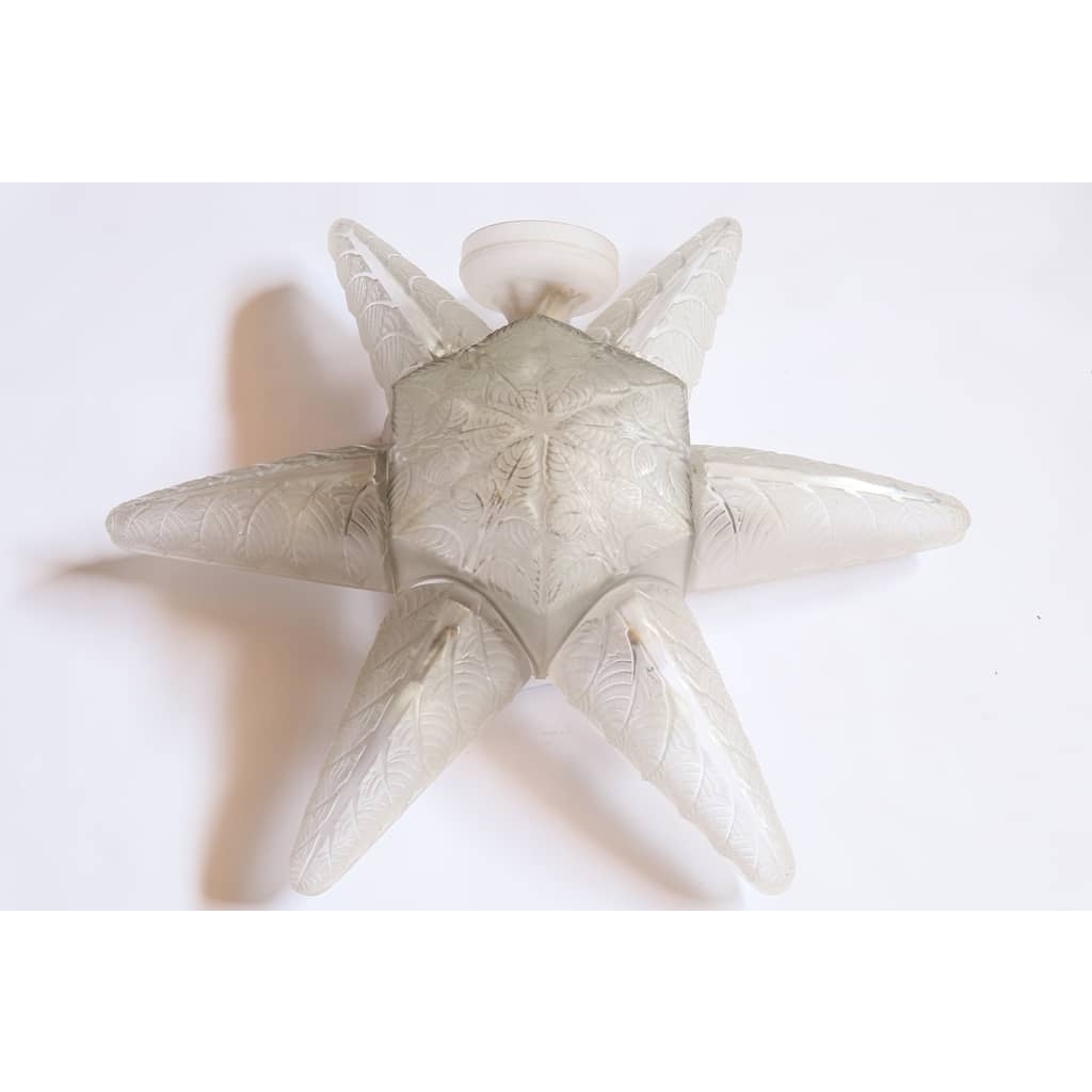 Lustre Plafonnier « Noisetier » verre blanc patiné sépia de René LALIQUE | Biron |||||||