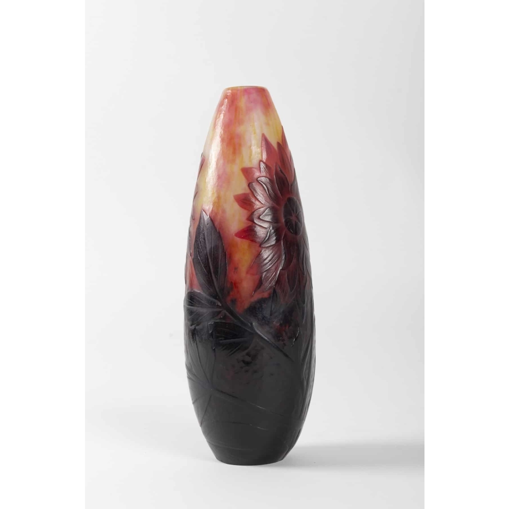 Vase de DAUM Nancy aux Dahlias époque 1900