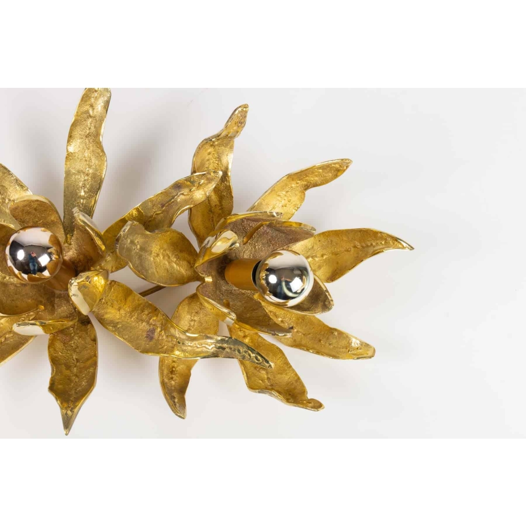 Grande Applique doubles modèle ‘Lotus » en Bronze de Paul Moerenhout, 1970. | Biron Grande Applique doubles modèle 'Lotus" en Bronze de Paul Moerenhout, 1970.