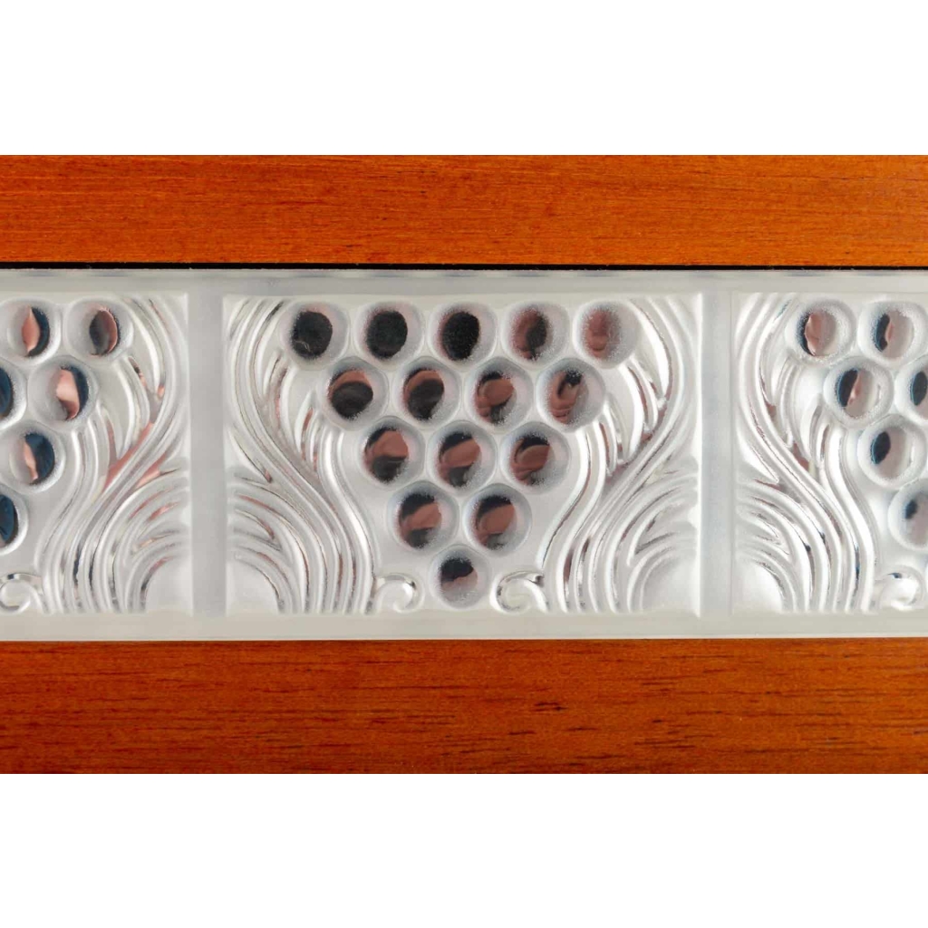 Lalique guéridon Bois Amarante et Plaques Verre « Raisins » | Biron Lalique guéridon Bois Amarante et Plaques Verre "Raisins"