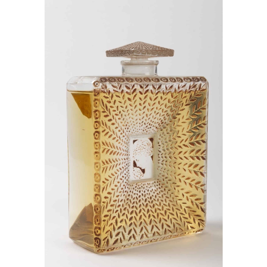 Flacon « La Belle Saison » verre blanc patiné sépia de René LALIQUE pour Houbigaut | Biron |||||||||