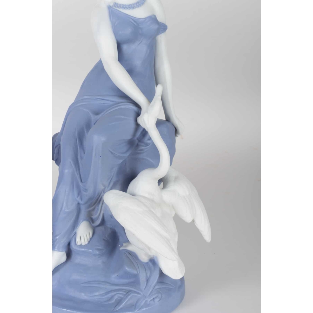 Paire de Biscuits Léda et le cygne, Léda et l’aigle 1870 | Biron Paire de Biscuits Léda et le cygne, Léda et l'aigle 1870
