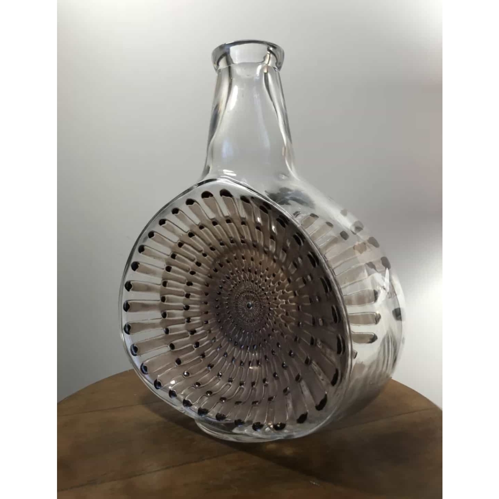 Carafe « Reine Marguerite » verre blanc émaillé marron patiné sépia de René LALIQUE | Biron Carafe "Reine Marguerite" verre blanc émaillé marron patiné sépia de René LALIQUE
