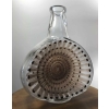 Carafe « Reine Marguerite » verre blanc émaillé marron patiné sépia de René LALIQUE | Biron Carafe "Reine Marguerite" verre blanc émaillé marron patiné sépia de René LALIQUE